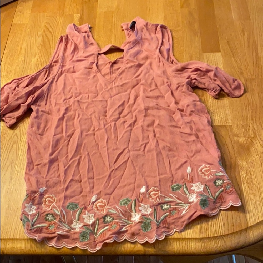 Francesca‘s light pink off the shoulder top